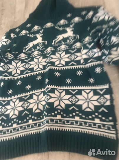 Свитер с оленями
