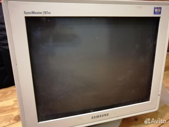 2 монитора ЭЛТ, Samsung и LG