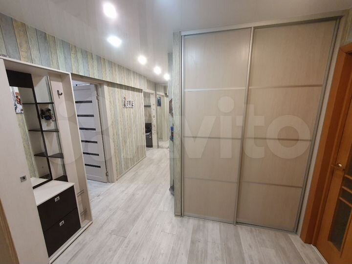 2-к. квартира, 63 м², 2/9 эт.