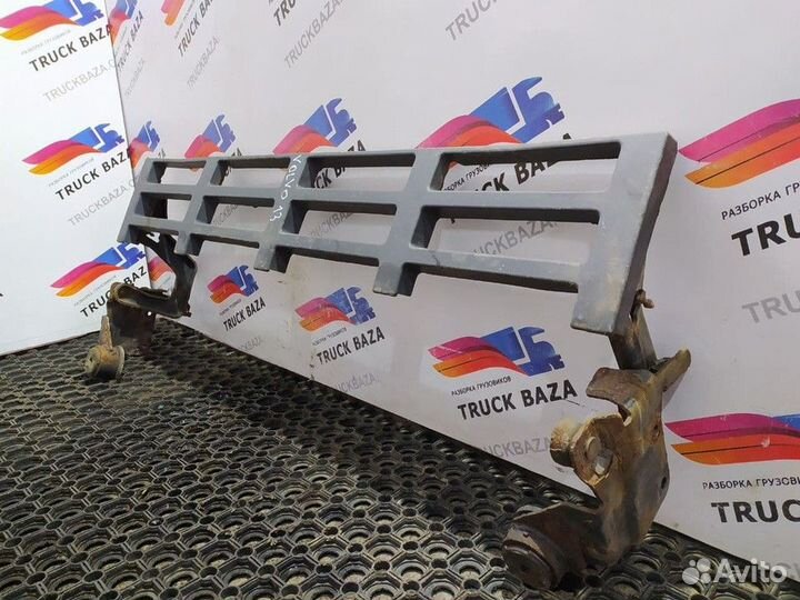 Подножка обслуживания передняя