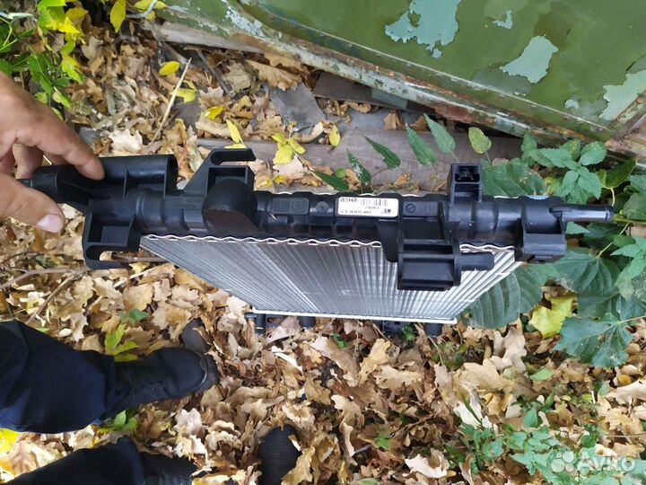 Продам радиатор охлаждения опель корса