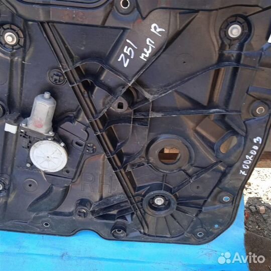 Стеклоподъемник электр. передний правый Nissan Mu