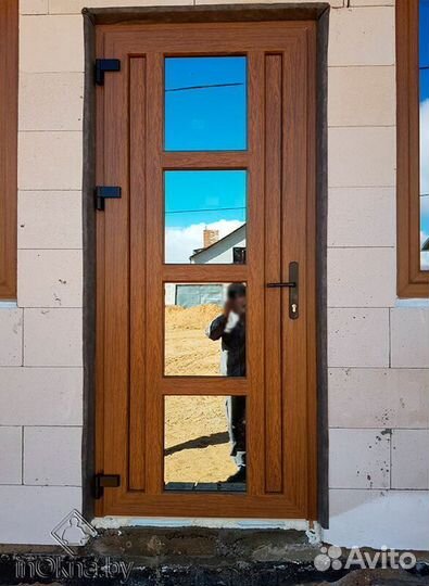 Пластиковые двери входные