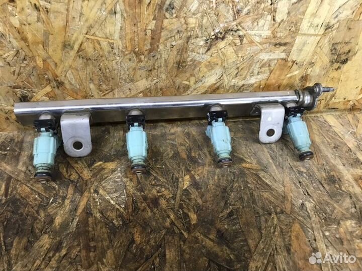 Рампа с форсунками Hyundai Solaris 1 седан 1.4