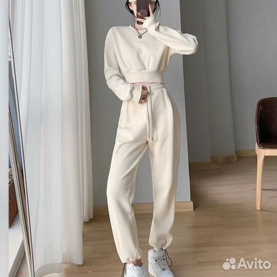 Спортивный костюм женский