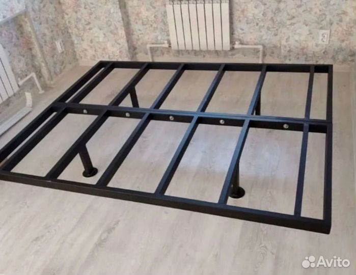 Парящая кровать лофт