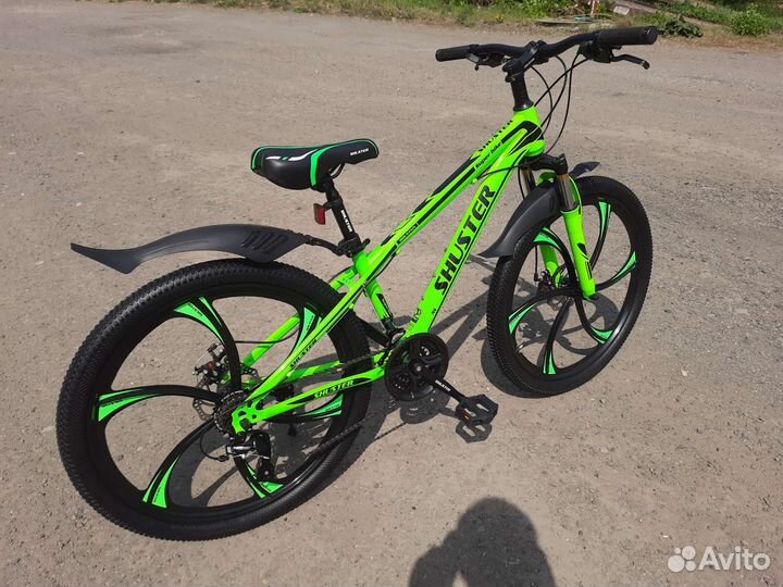 Велосипед новый на литых дисках 24 и 26 дюймов