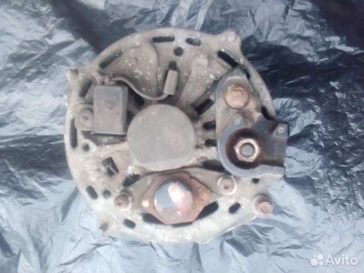 Генератор от Volkswagen Passat B3