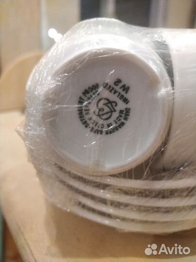 Кофейные чашки с блюдцами