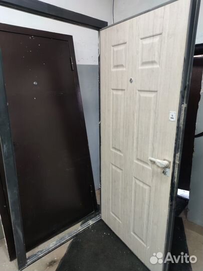 Дверь входная металлическая 12 штук
