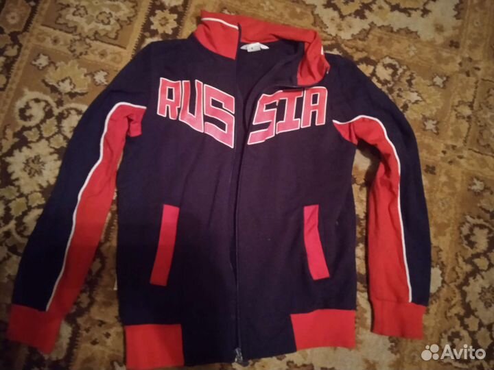 Спортивный костюм на мальчика 134-140 см