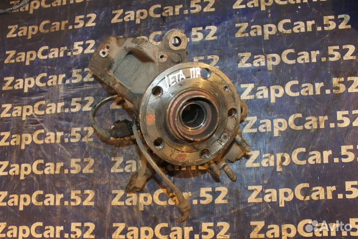 Кулак поворотный передний правый Фольксваген Джет