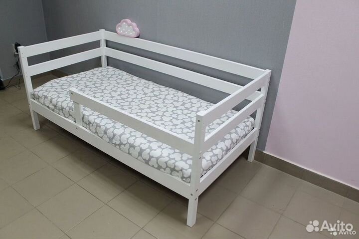 Детская кровать из массива