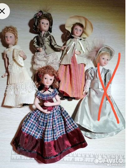 Кукла фарфоровая