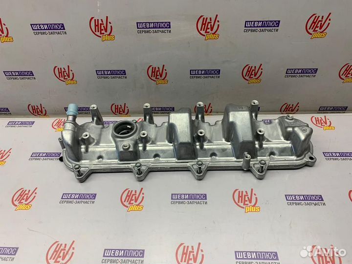 Крышка клапанная левая левая Cadillac Escalade