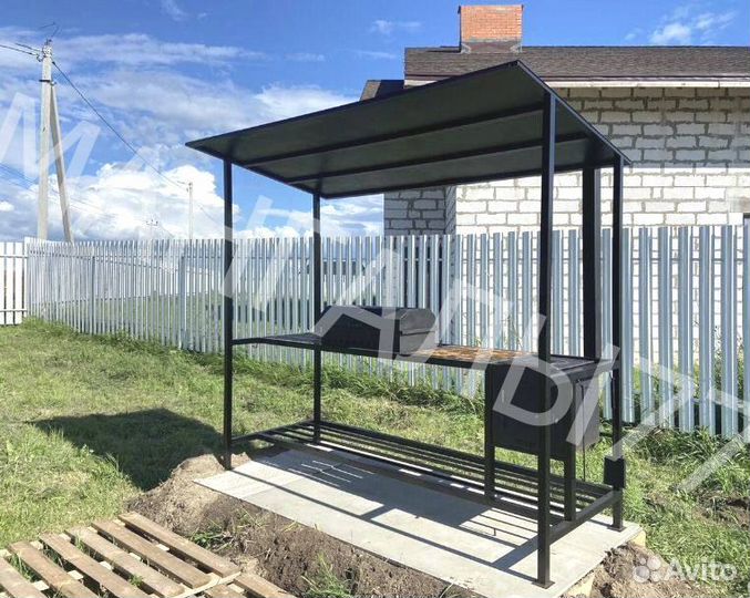 Мангал с крышей