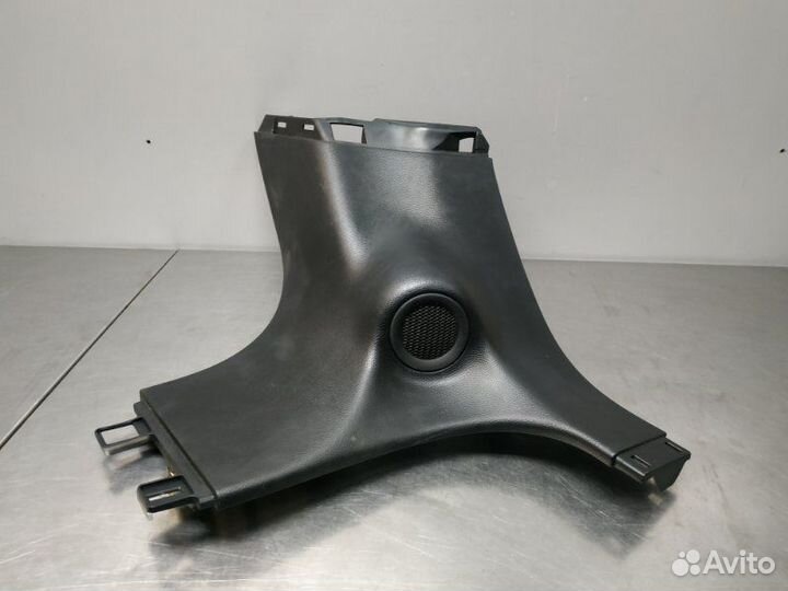 Обшивка багажника задняя правая Jeep Grand