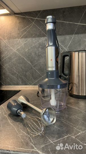 На запчасти погружной блендер Redmond RHB-2966