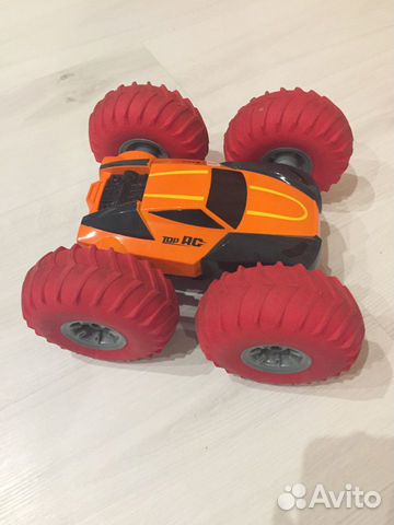 Радиоуправляемый трюковой внедорожник