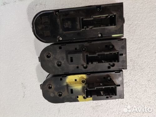 Блок кнопок стеклоподъемника Опель Астра Н