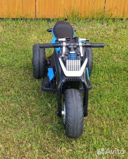 Детский трицикл на аккумуляторе