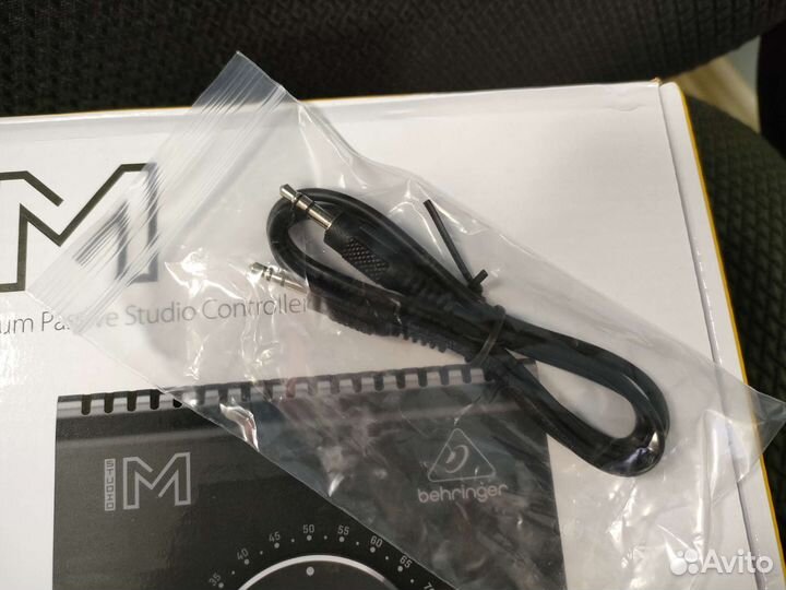 Behringer Studio M контроллер мониторов