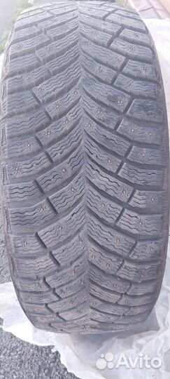 Michelin X-Ice North 4 215/55 R16