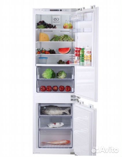 Встраиваемый холодильник Beko BCN 130000