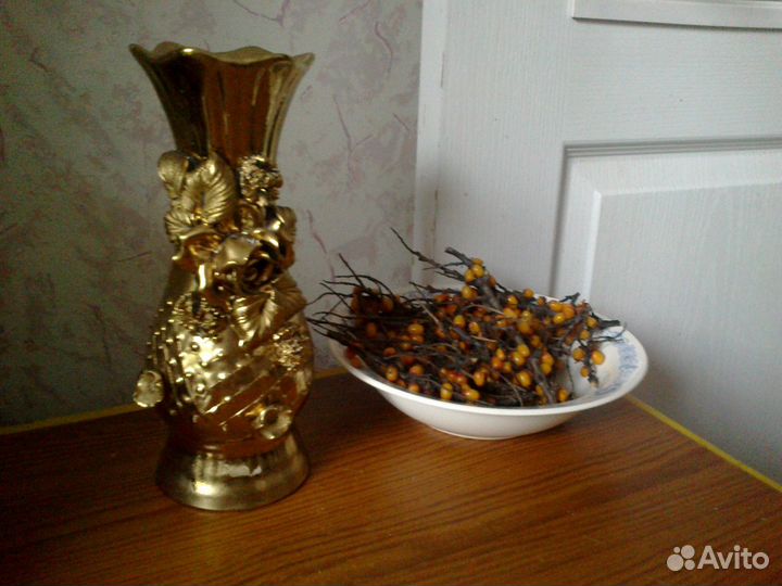 Золотая ваза