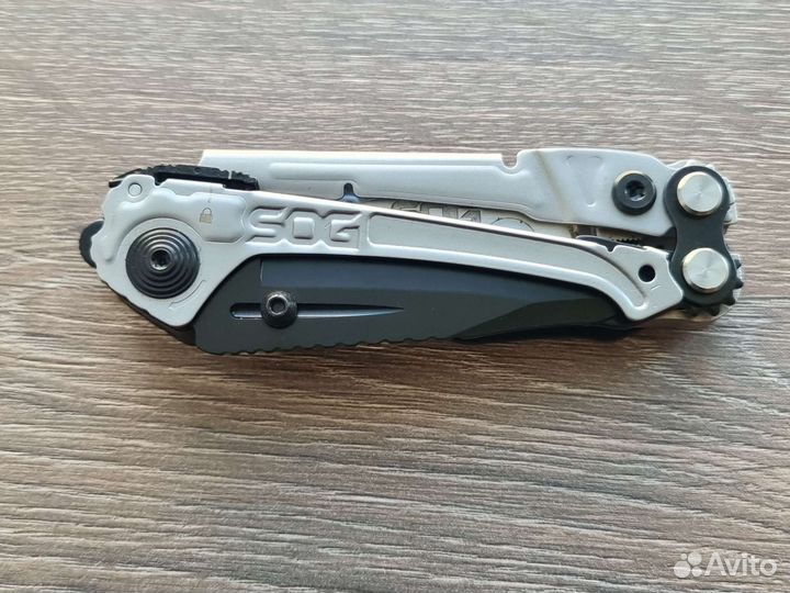 Мультитул SOG Reactor RC1001