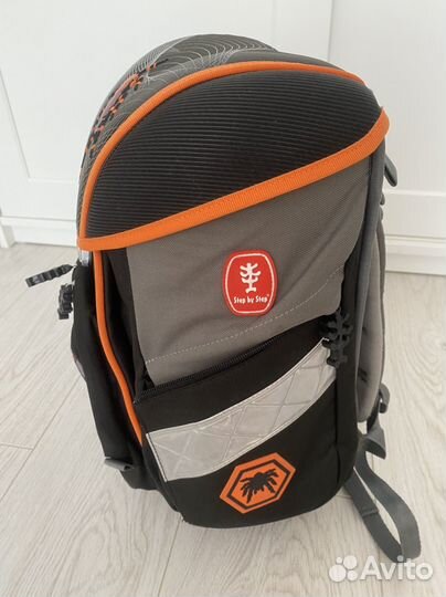 Школьный рюкзак с ортопедической спинкой