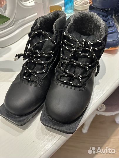 Лыжные ботинки