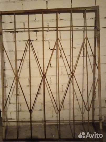 Решетки стальные б/у