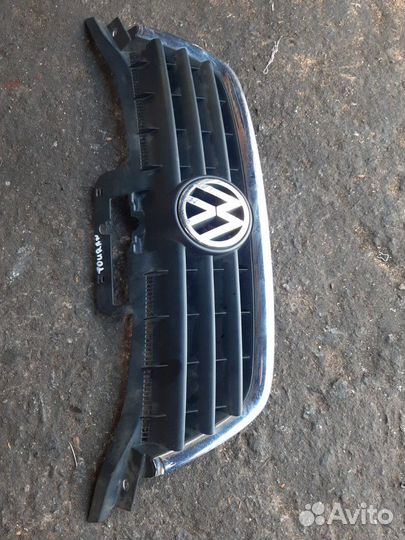 Решётка радиатора Фольксваген Тоуран 2003-2007 год