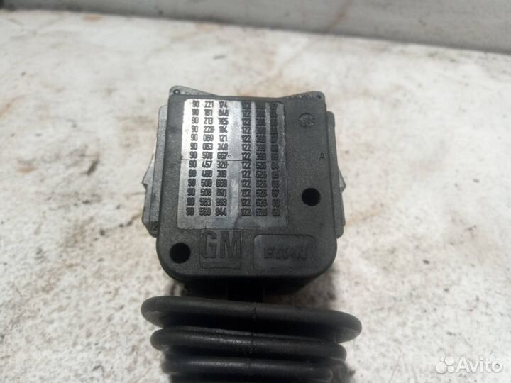 Переключатель поворотов Opel Omega B 1998 90221174