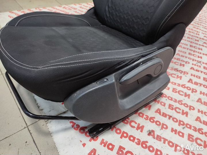 Сиденье водительское Renault Logan 2