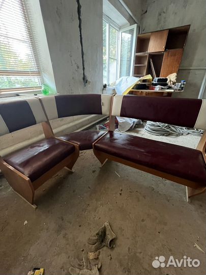 Кухонный уголок со столом бу