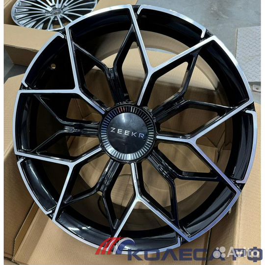 Кованые диски R23 на Zeekr 001