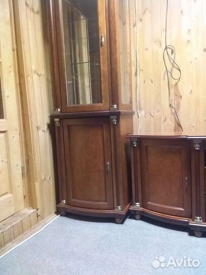 Две витрины и комод дерево Белорусь