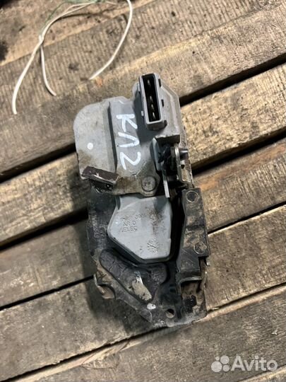 Замок задней правой двери калина гранта