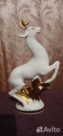 Статуэтка фарфор