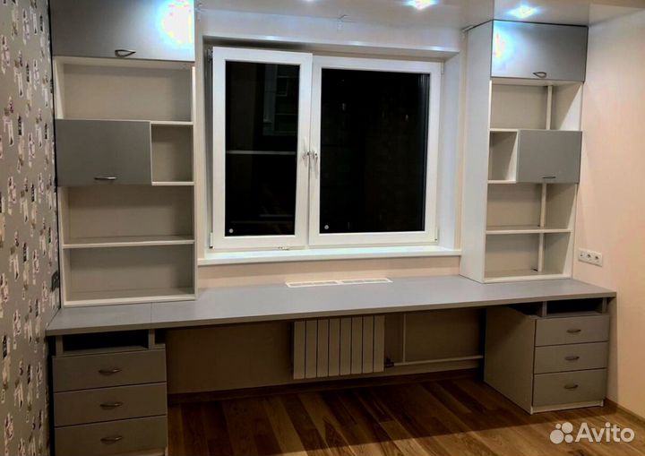 Рабочая зона у окна