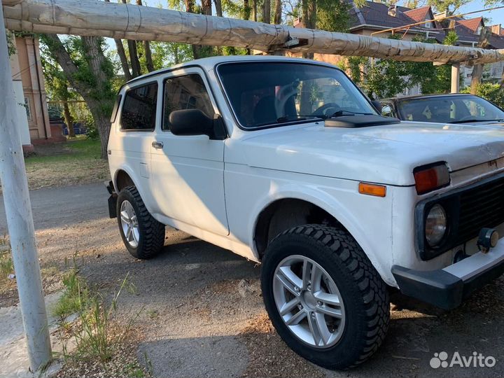 LADA 4x4 (Нива) 1.7 МТ, 2010, 130 000 км