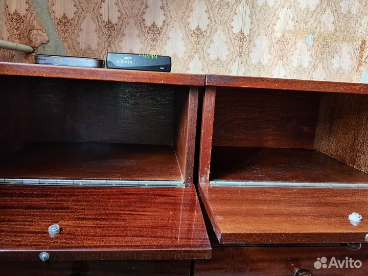 Тумбочки деревянные