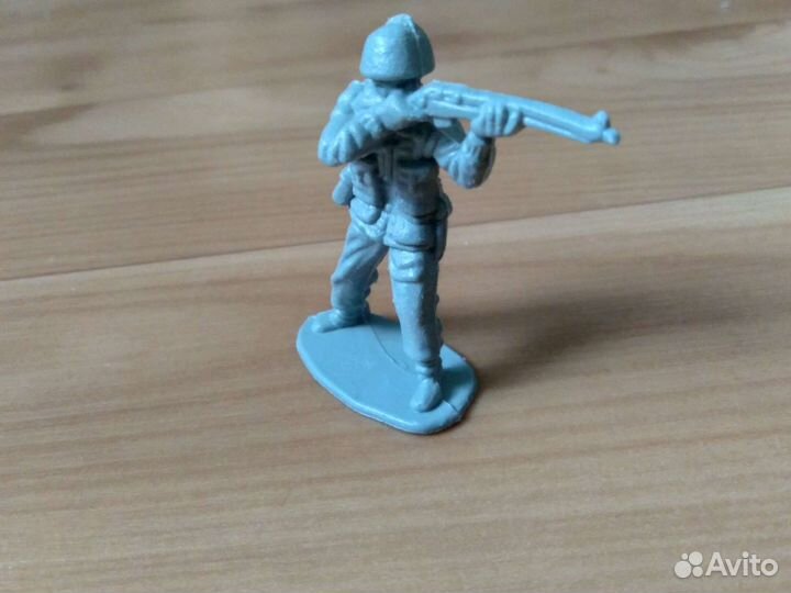 Солдатики (много)