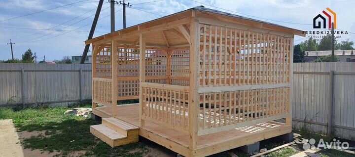 Беседка с мангальной зоной