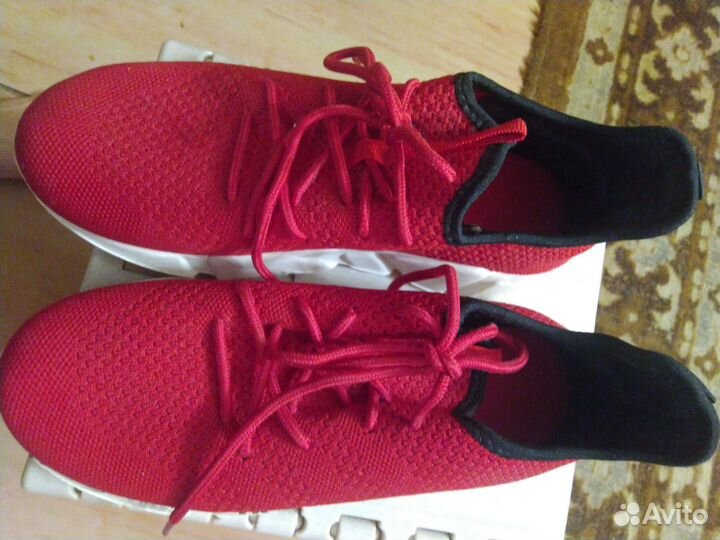 Кроссовки женские 39размер