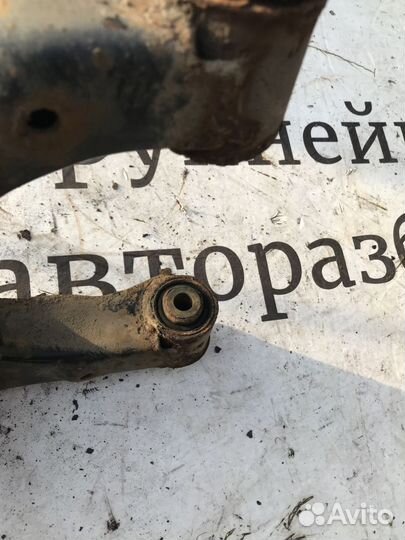 Рычаг задний верхний левый Nissan Pathfinder III