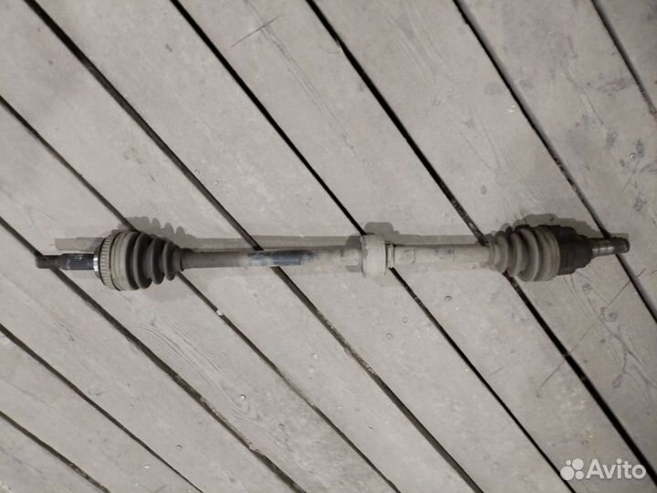 Привод передний правый