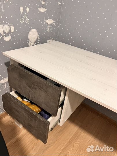 Письменный стол и стул